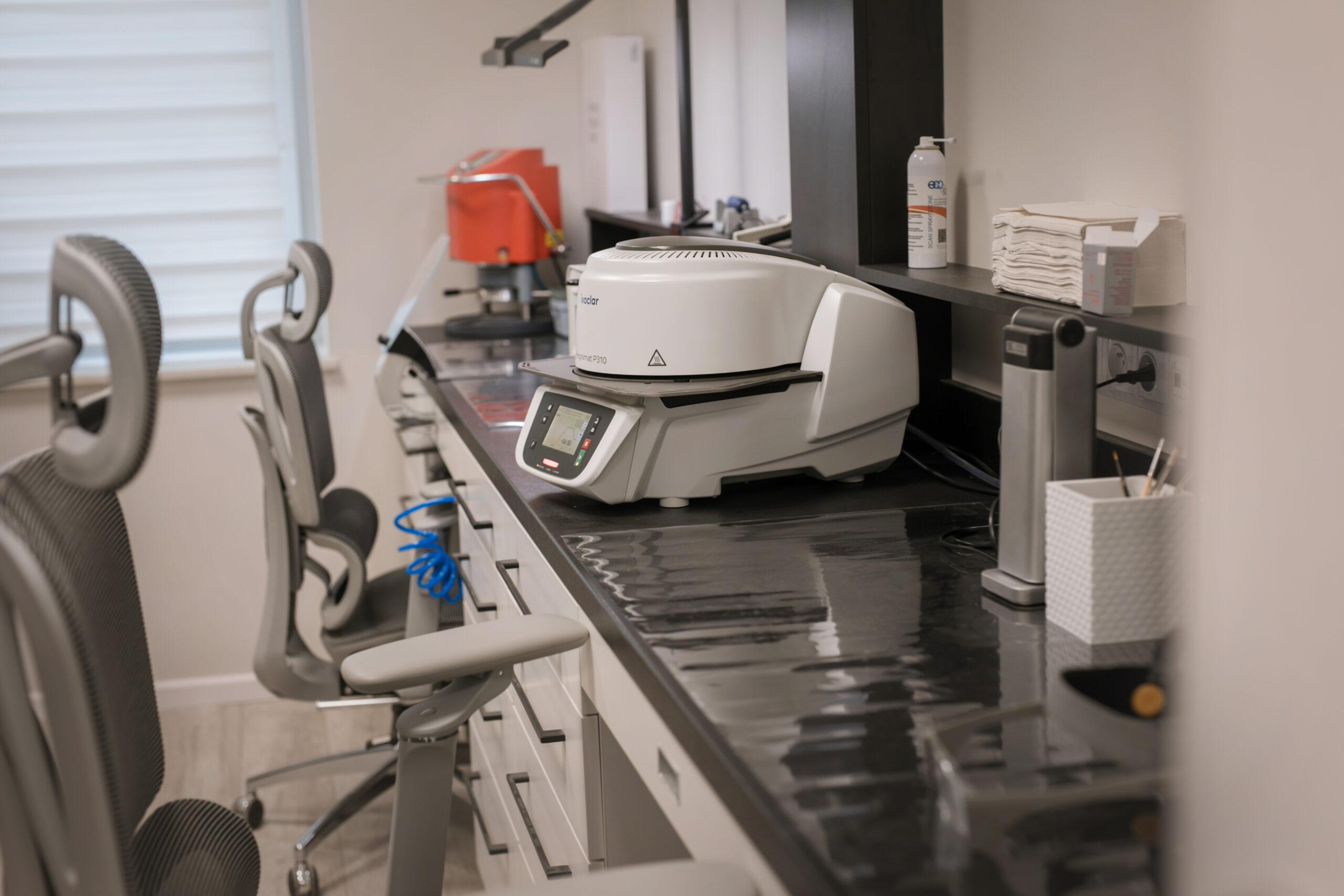 Piec ceramiczny Ivoclar Programat P310 w laboratorium protetycznym ProdentLab